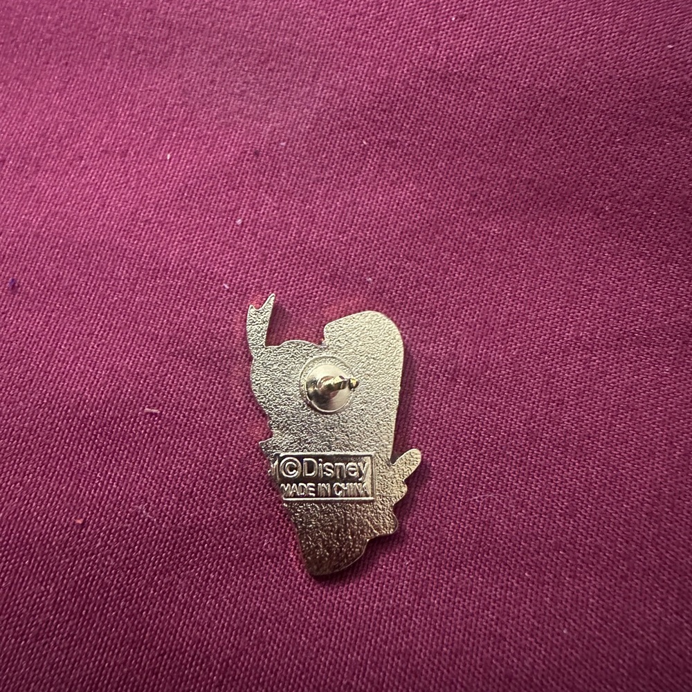 VINTAGE Donald Duck Disney Pin - Picture 2 of 2